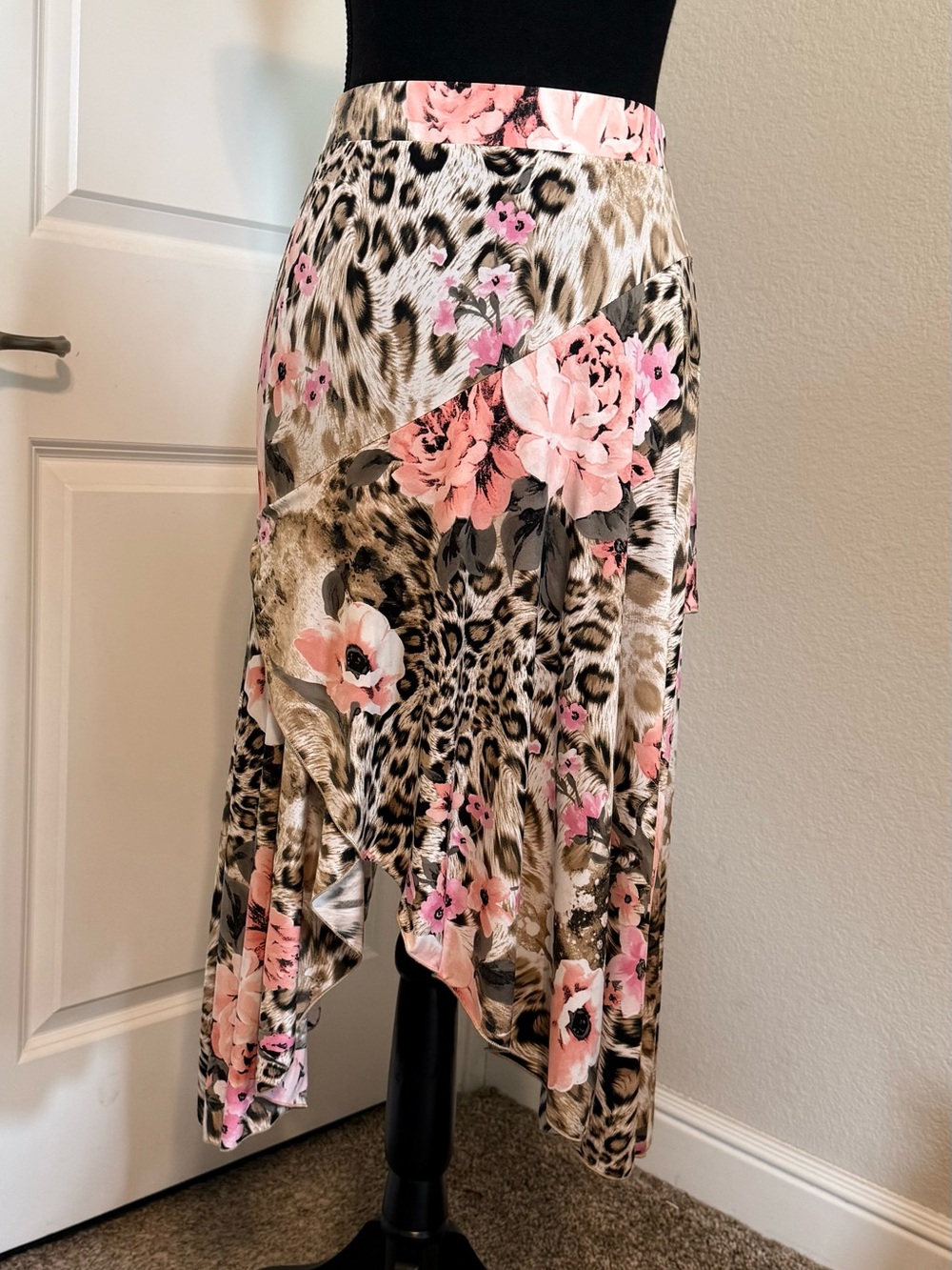 VENUS SZ S Leopard Print Floral skirt Scarf like Longer on sides